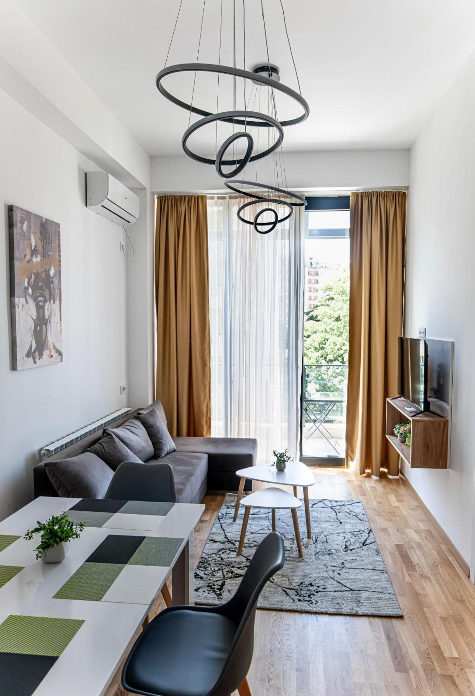 Home Art Apartments free parking City-Center