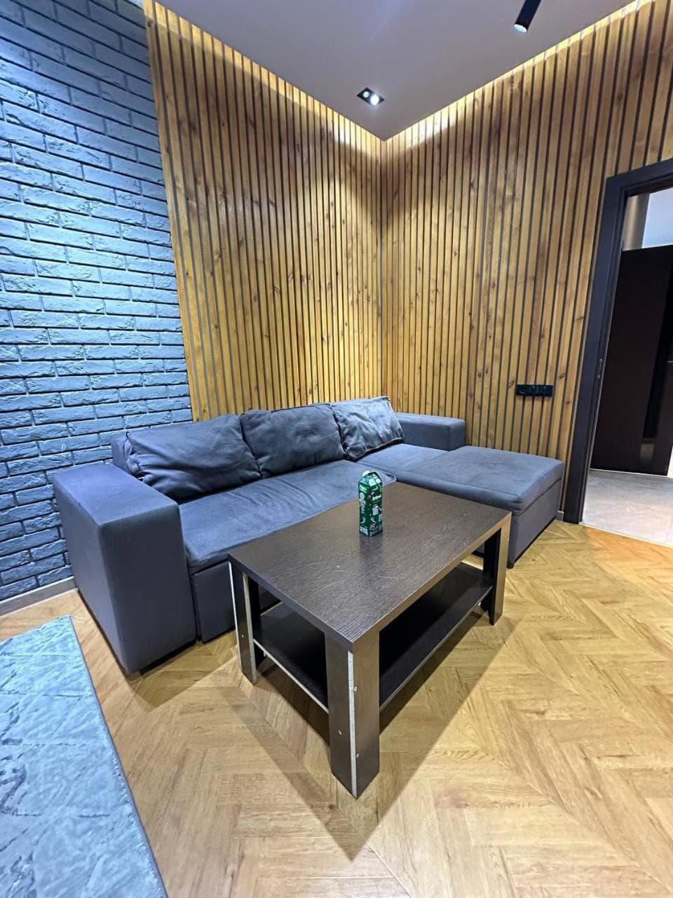 Apartment 6