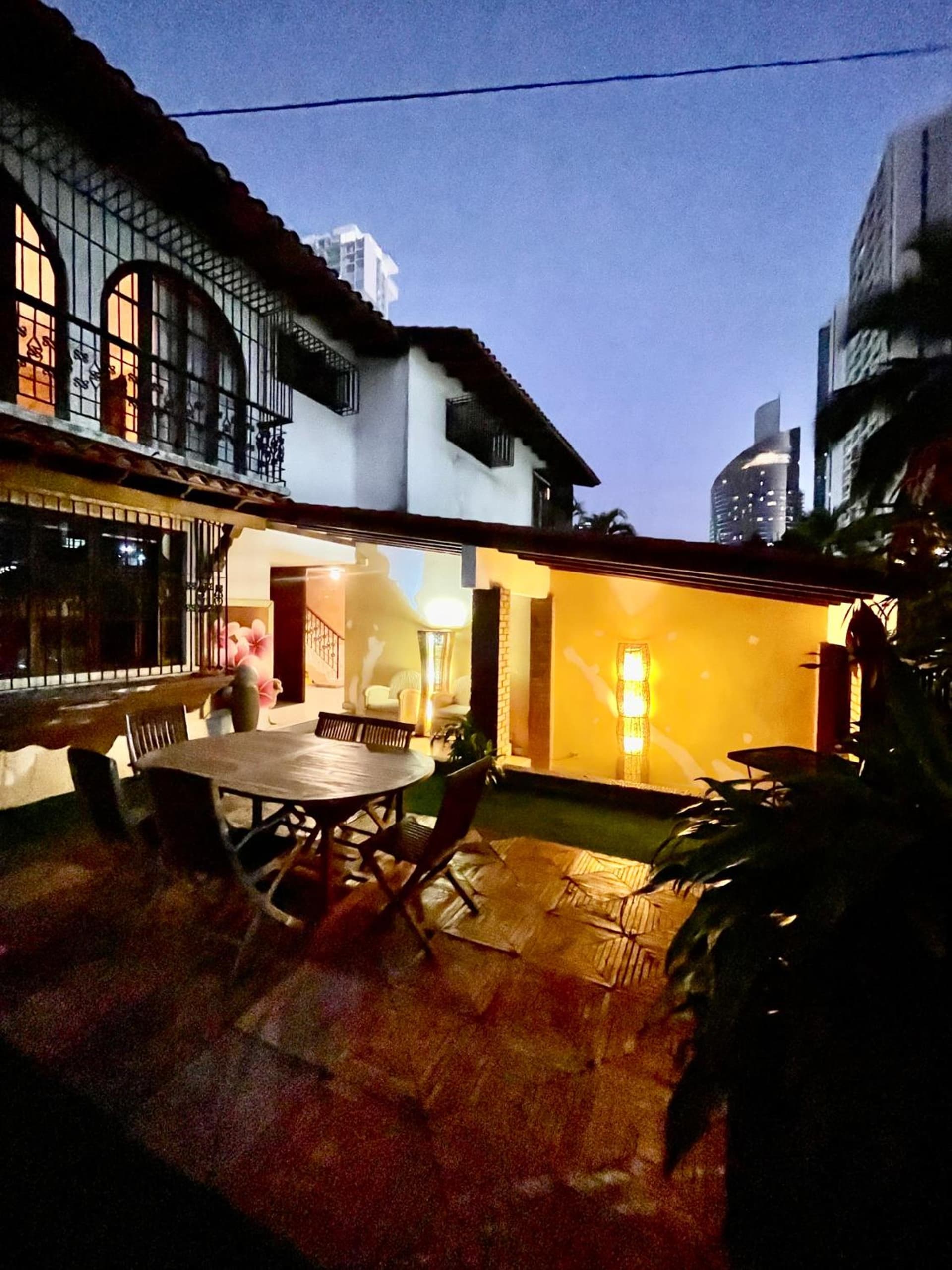 ORHO HOTEL free Airport shuttle return 15 minuts to Panama City