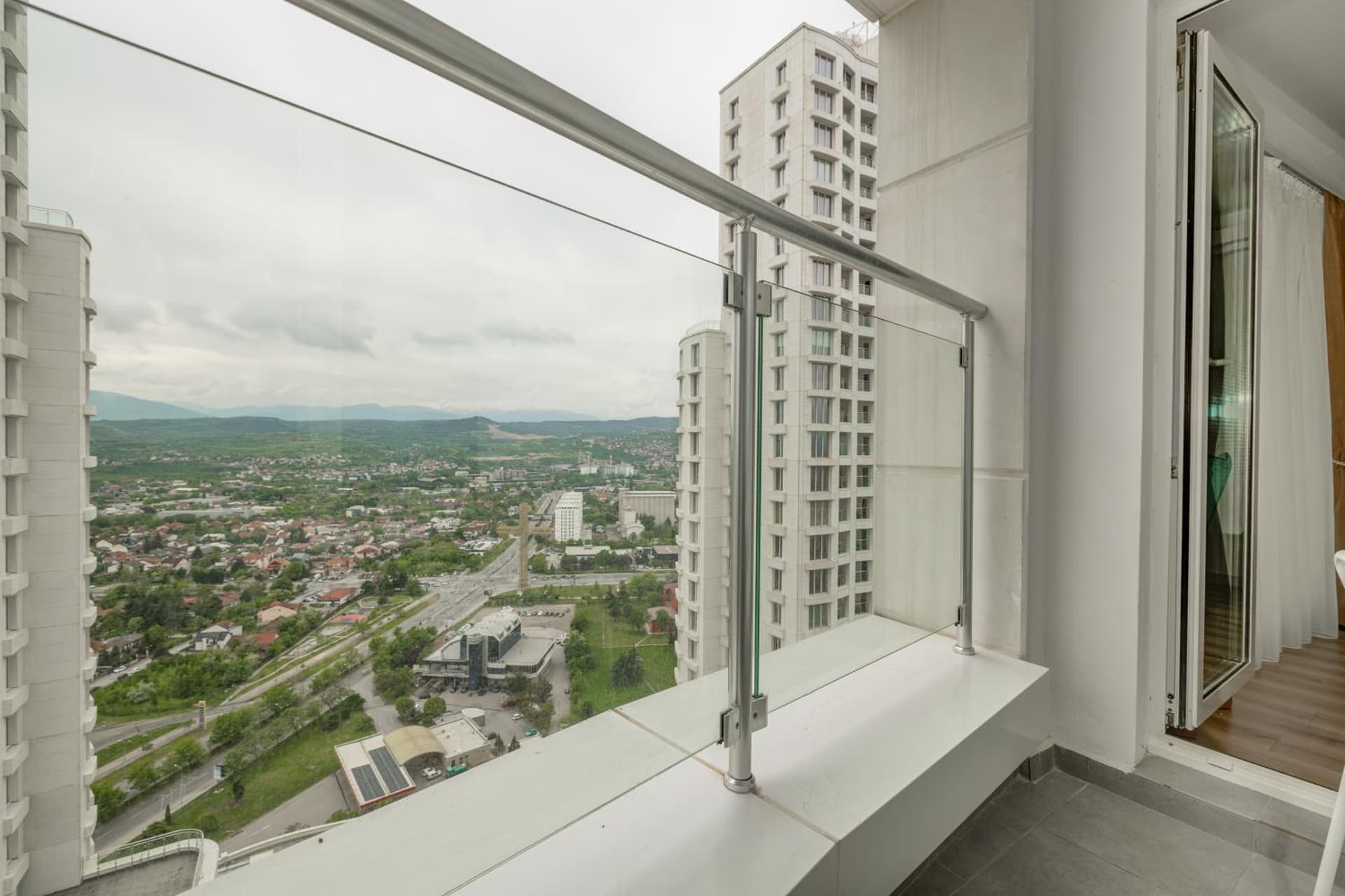 29th Floor - Skyline Serenity & Spa - Exclusive Suite