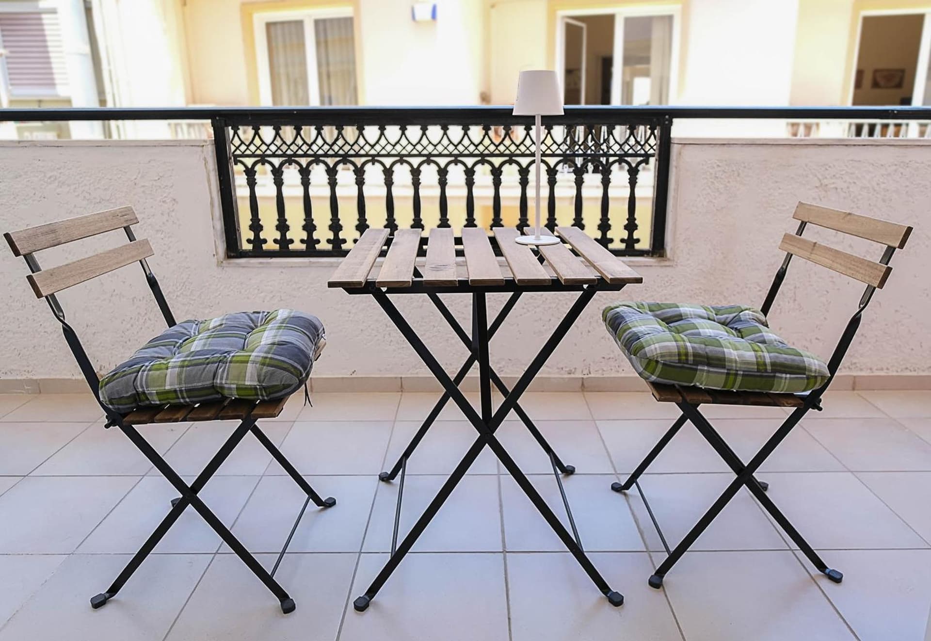 Spacious city center studio with large balcony