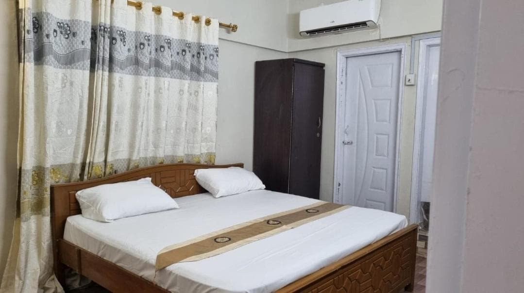 Furnished One Bedroom appartment with kitchen