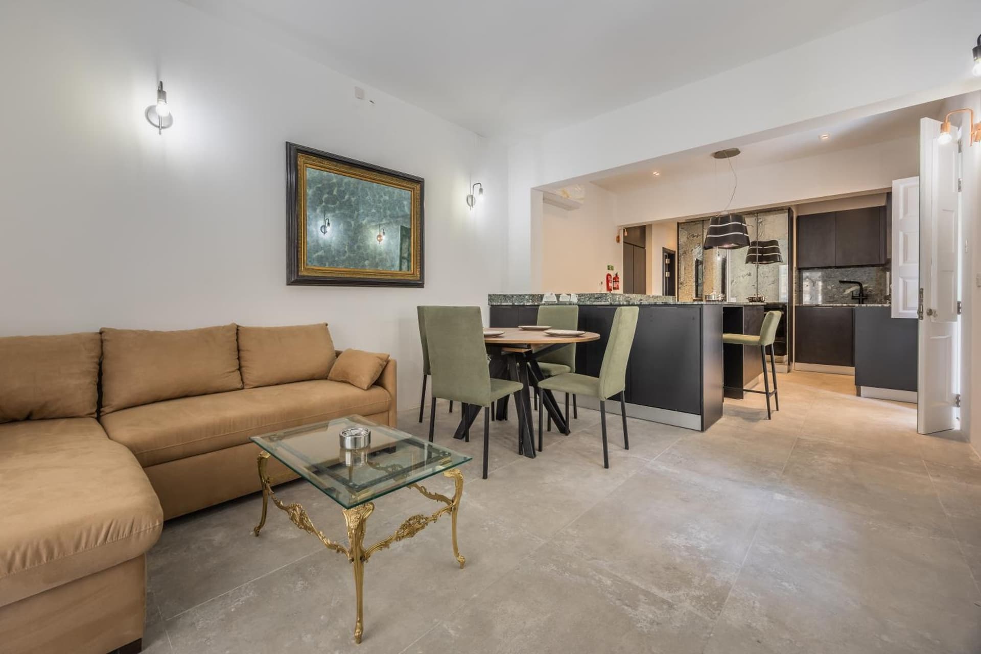 Traditional 2BR Stylish Townhouse with Maltese Balcony - Close to Triton Fountain Valletta, Sliema & Saint Julians