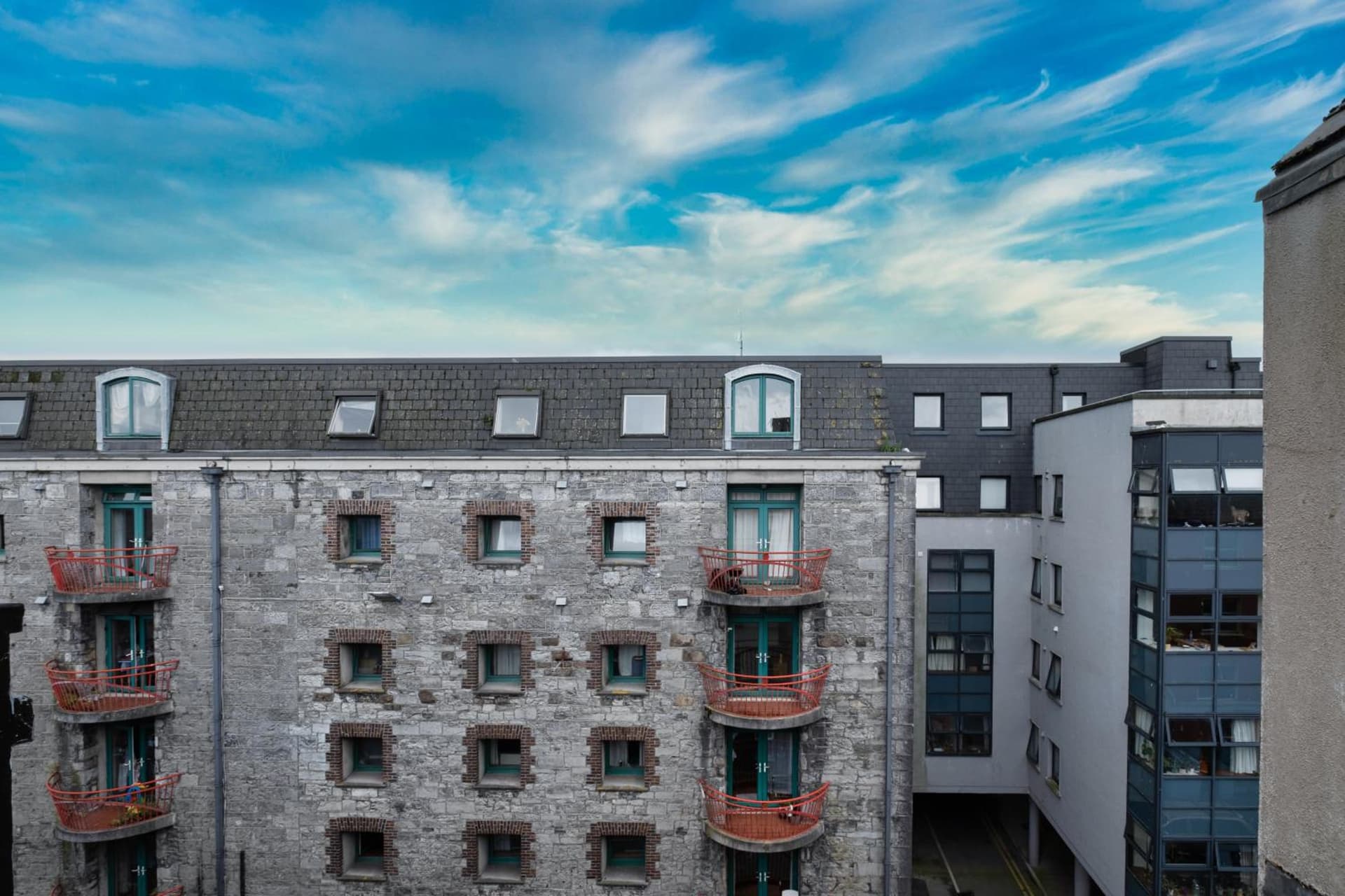 Luxury Modern PENTHOUSE, City Centre, SLEEPS 6