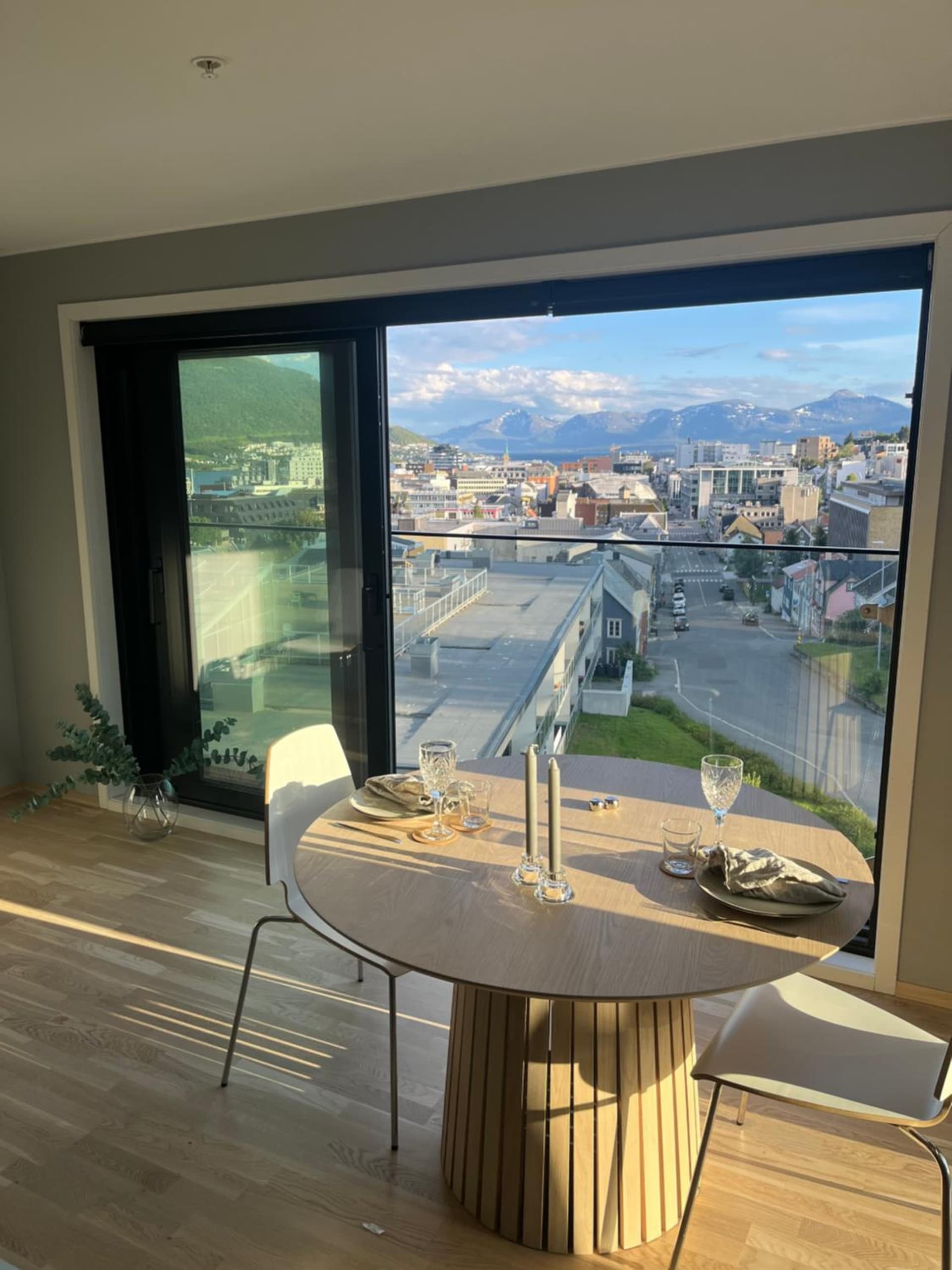 City Center 7th Floor Apartement with Beautiful View 2 bedroom Free parking