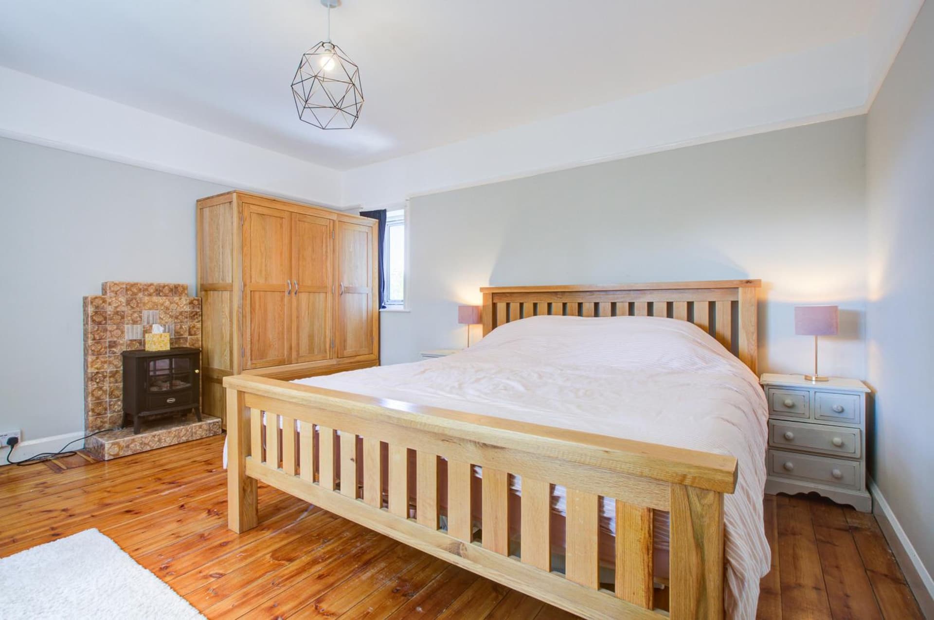 Charming 3-Bedroom Home with Large Garden