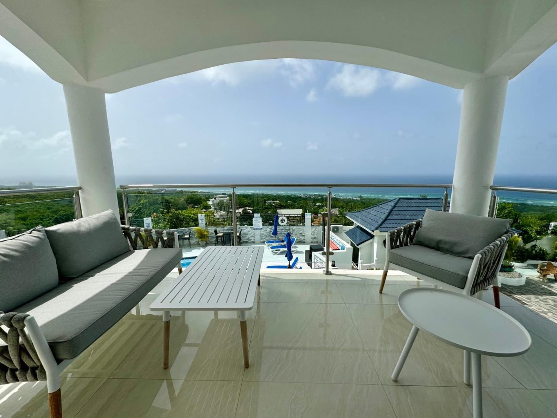 Hospitality Expert BTS 6 Pool Bar