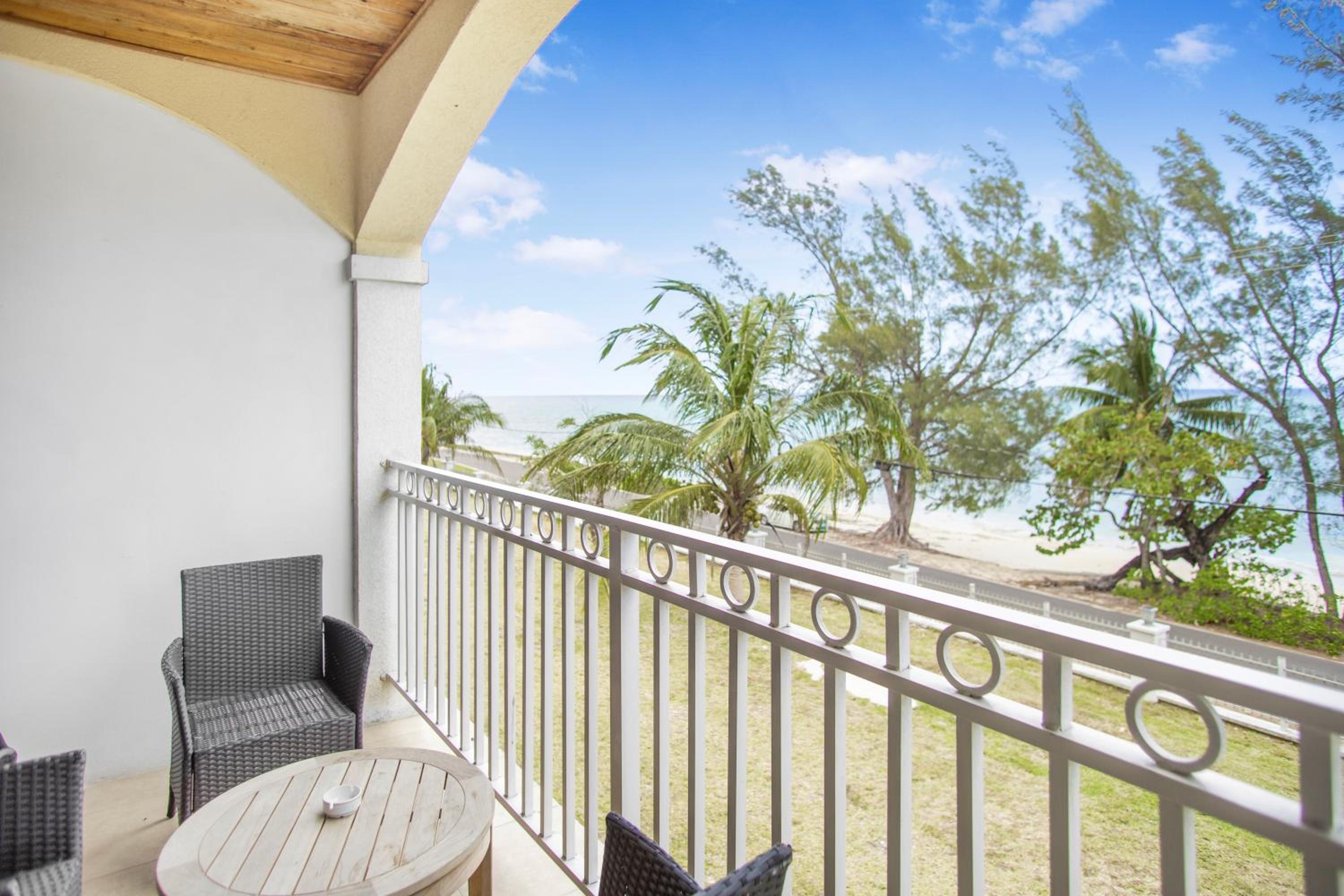 Homestay with Beach Access Near Airport