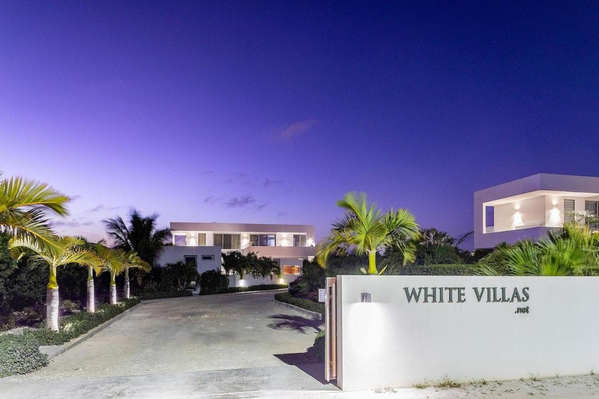BEST Rated Private Villa with Pool, Beach Access and Resort Amenities - White Villas v10