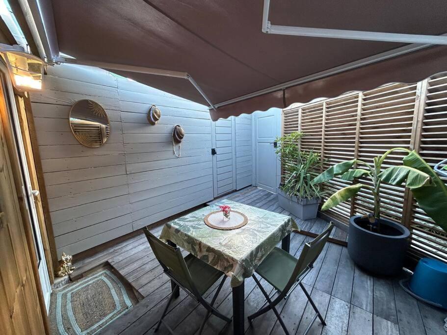 Studio hibiscus 150 m des plages orient bay