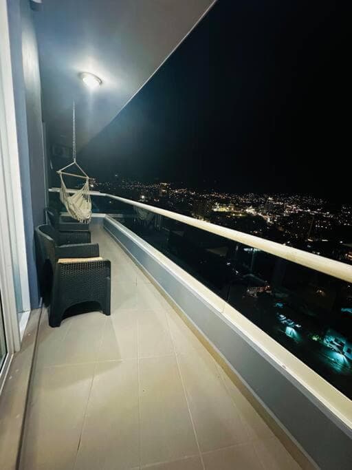 Luxury 2BR Penthouse in Atenea