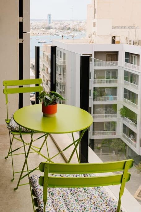 Sliema Mainstreet Luxury Suites 9