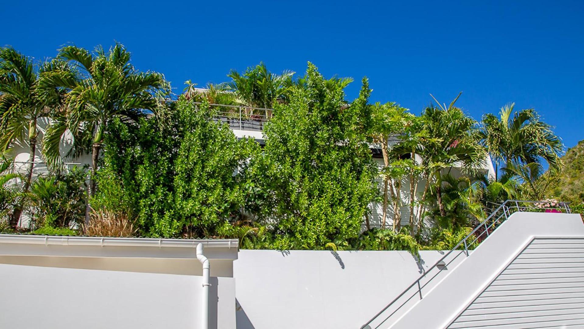 Superb Villa with Refined Decorations