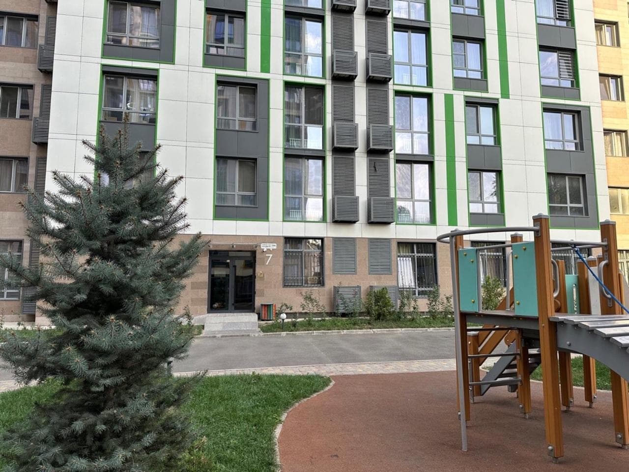 Roomy Raimbek7 Residence nearby metro & drinking water as a gift