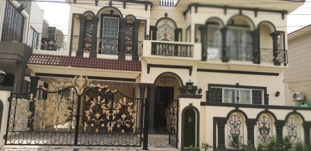 Suite Spot - Private - Two Bedroom Apartment close to Airport and City