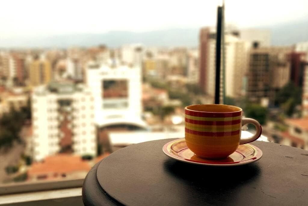 12C Avenida America y Gualberto Villaroel 2 dorm con Amplio Balcon