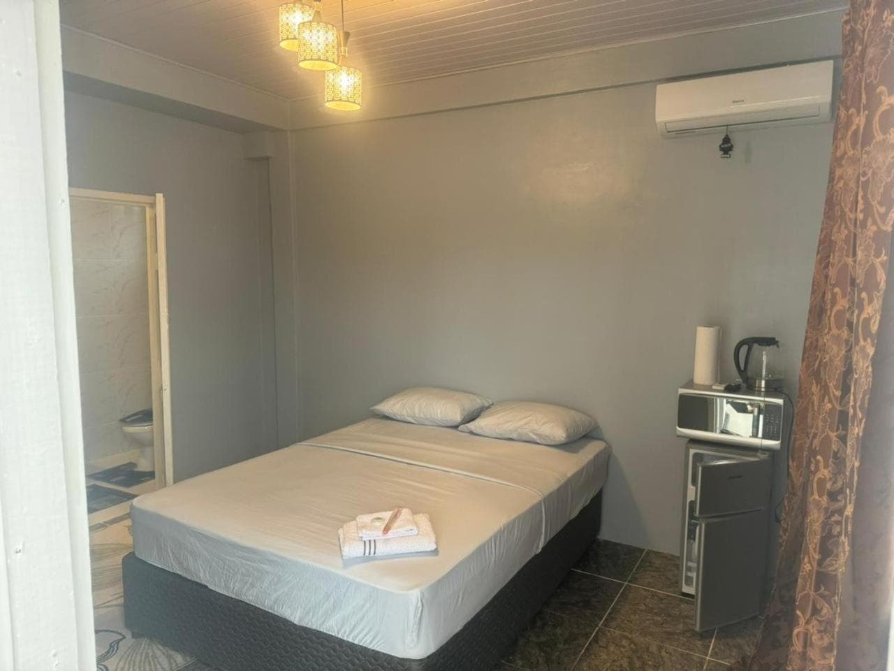Beez Rentalz One bedroom