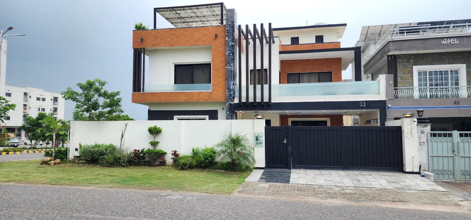 Haven Lodge Islamabad - 4BR Upper Apartment, Private Entrance, Rooftop & Jacuzzi