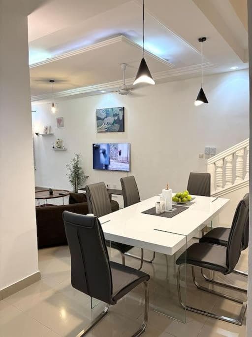 Une Duplex cosy de 3 pièces climatisées!