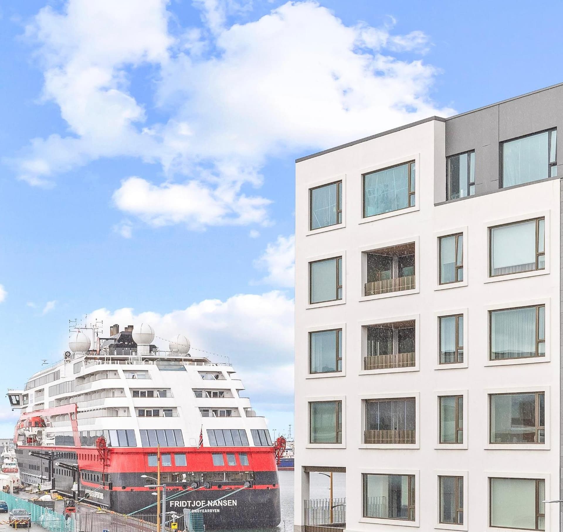 Harbour View 2BR & 2BA City Center with Free Parking
