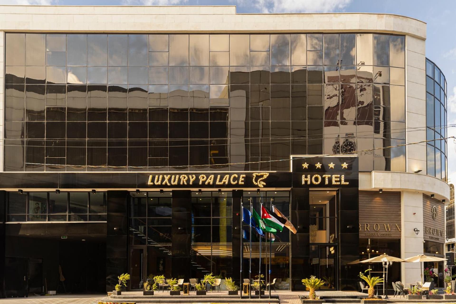 Luxury Palace Hotel