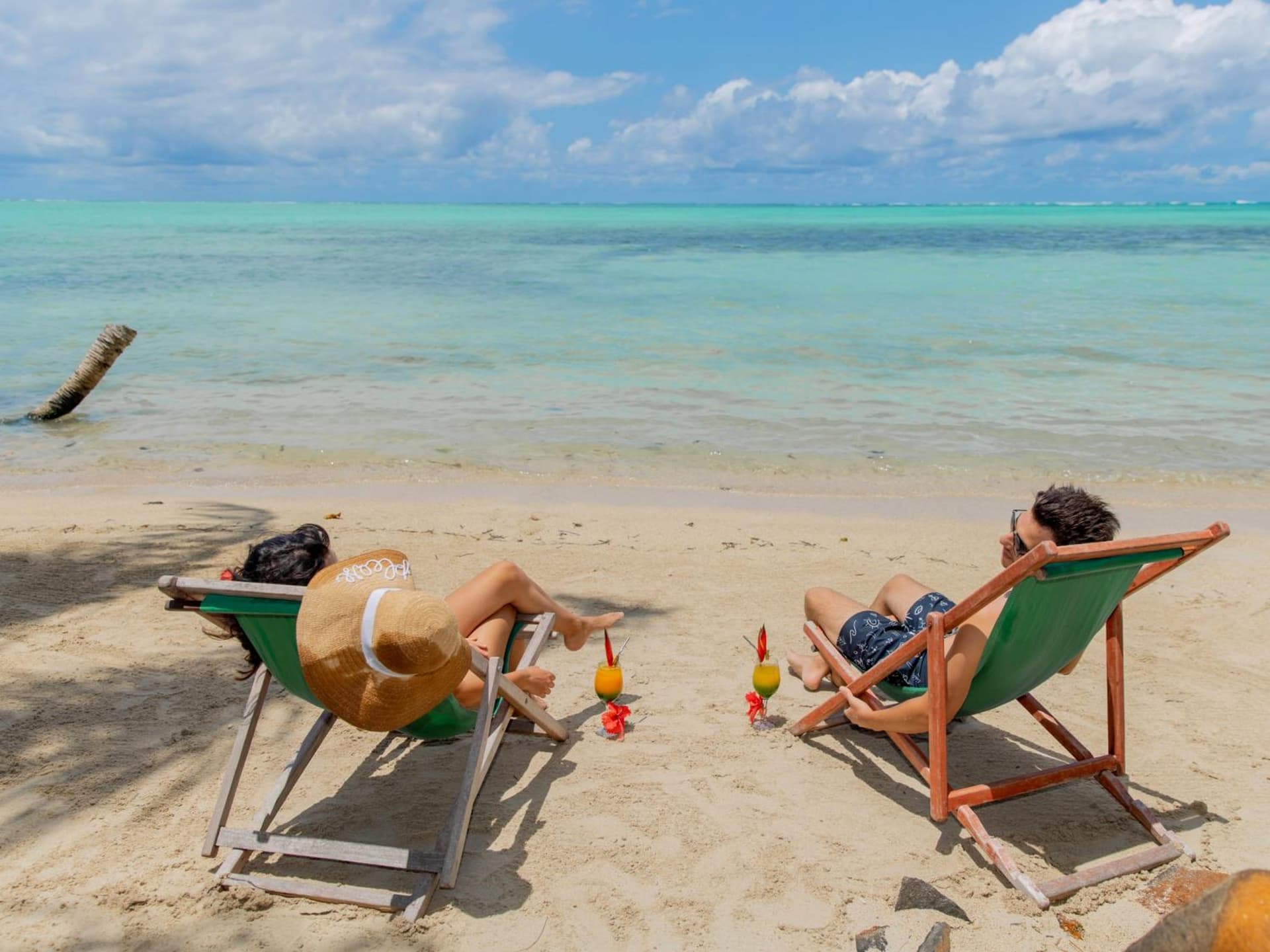 Piscine rien que pour vous, villa de plage entière face au lagon, les pieds dans l 'eau, cuisine équipée & wifi Le Boraha Beach Lodge 90 m2