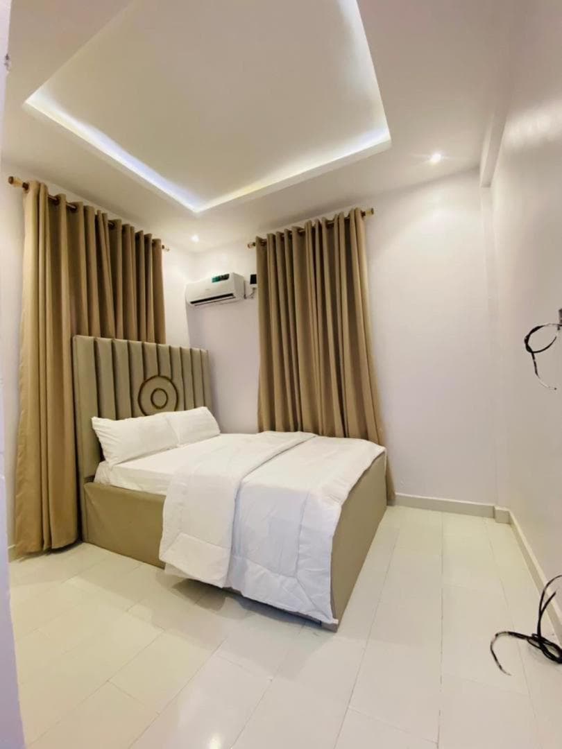 Exquisite stay