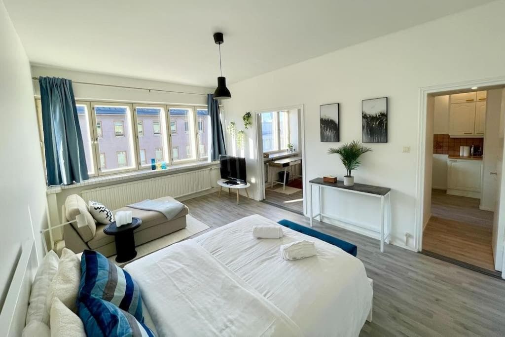 Penthouse Töölö - High Ceilings, Wi-Fi, 24h shop, Olympic Stadium