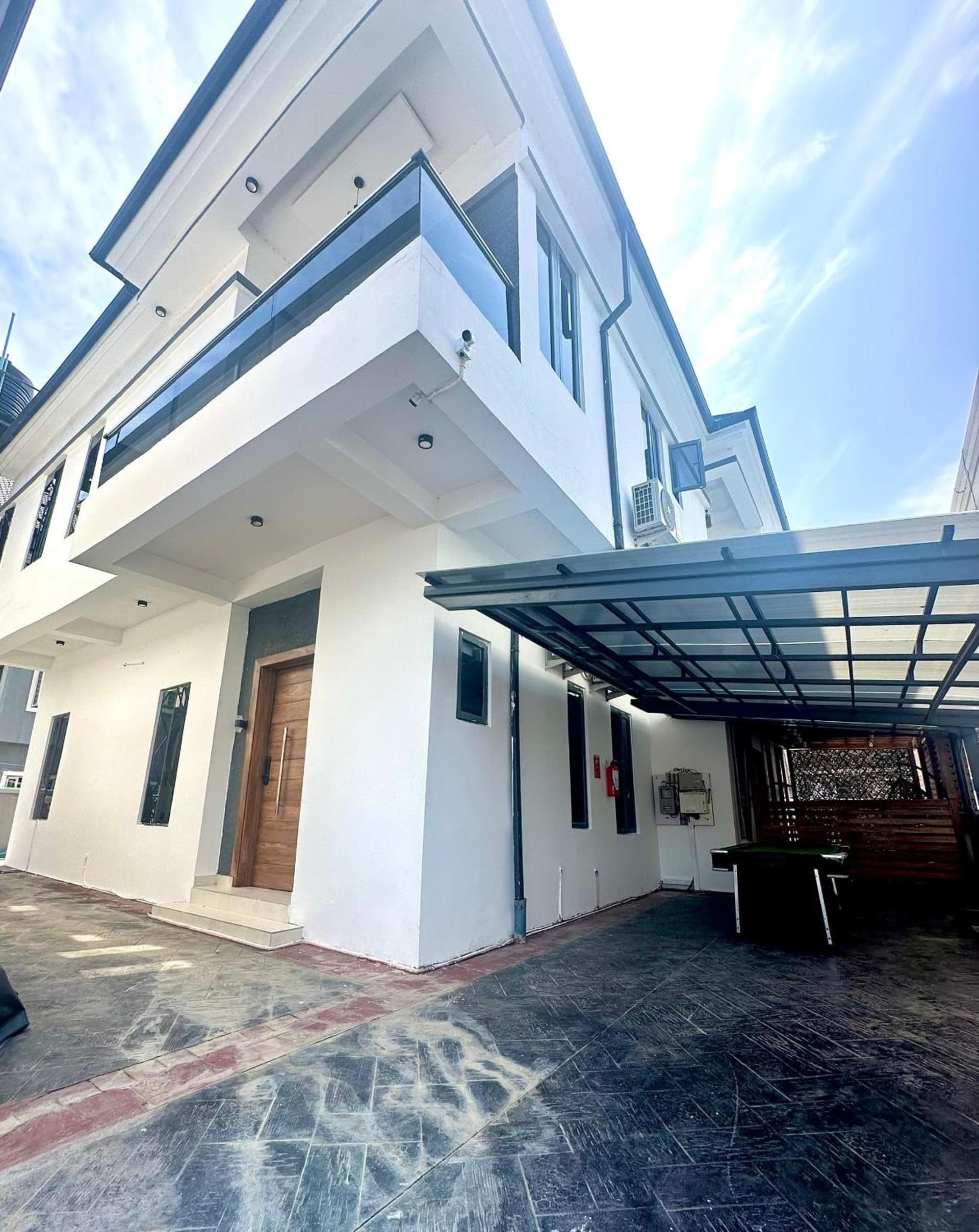 EliteunseenSuites - 5 Bedroom Beautiful Detached House - Private Parking