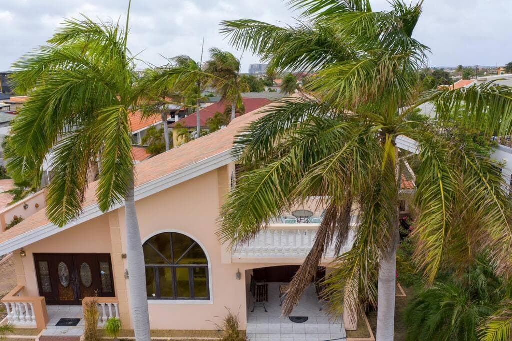Bubali Villa - Just a 2-minute drive to Eagle Beach