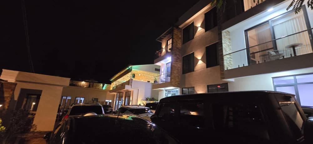 Step Apart Hotel