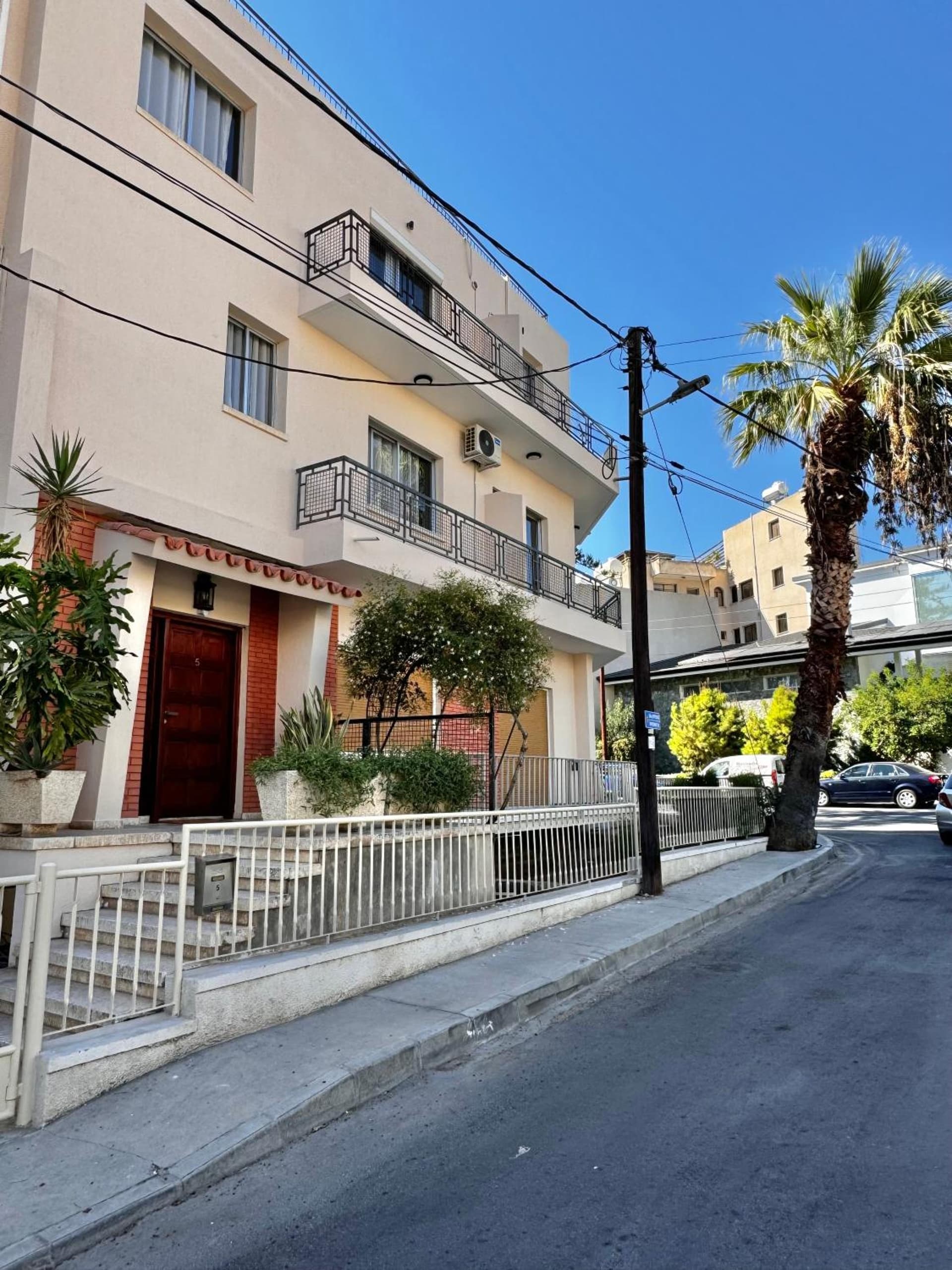 Smart Deluxe StudioN6 private Kitchenette Bathroom to Beach 200m Marina Port 900m