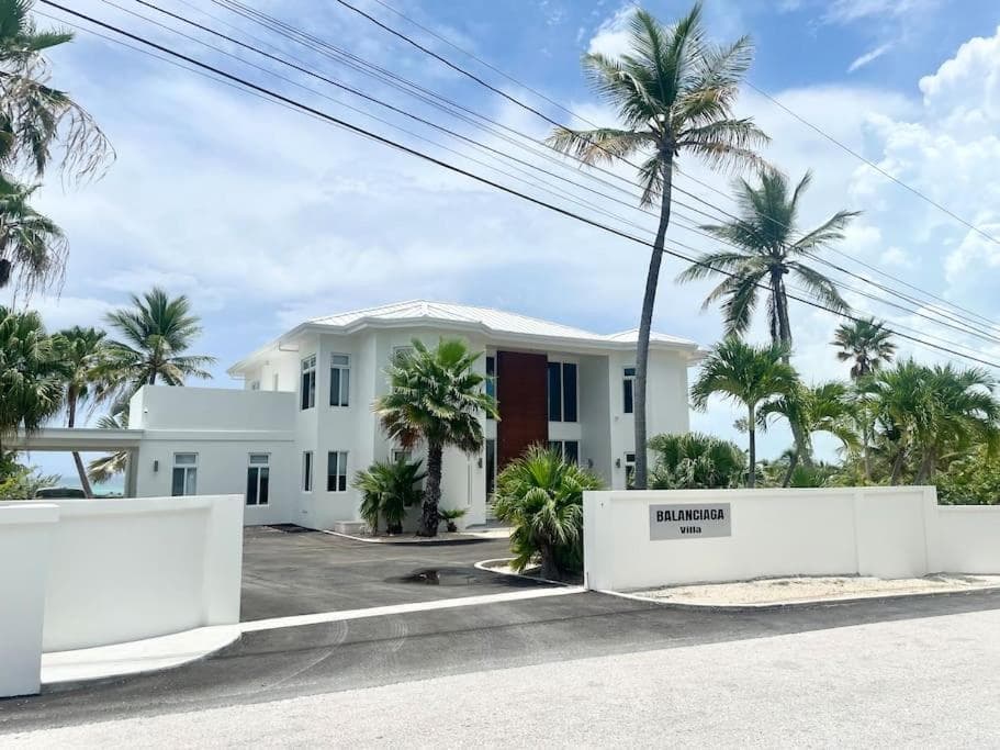 Balanciaga Villa