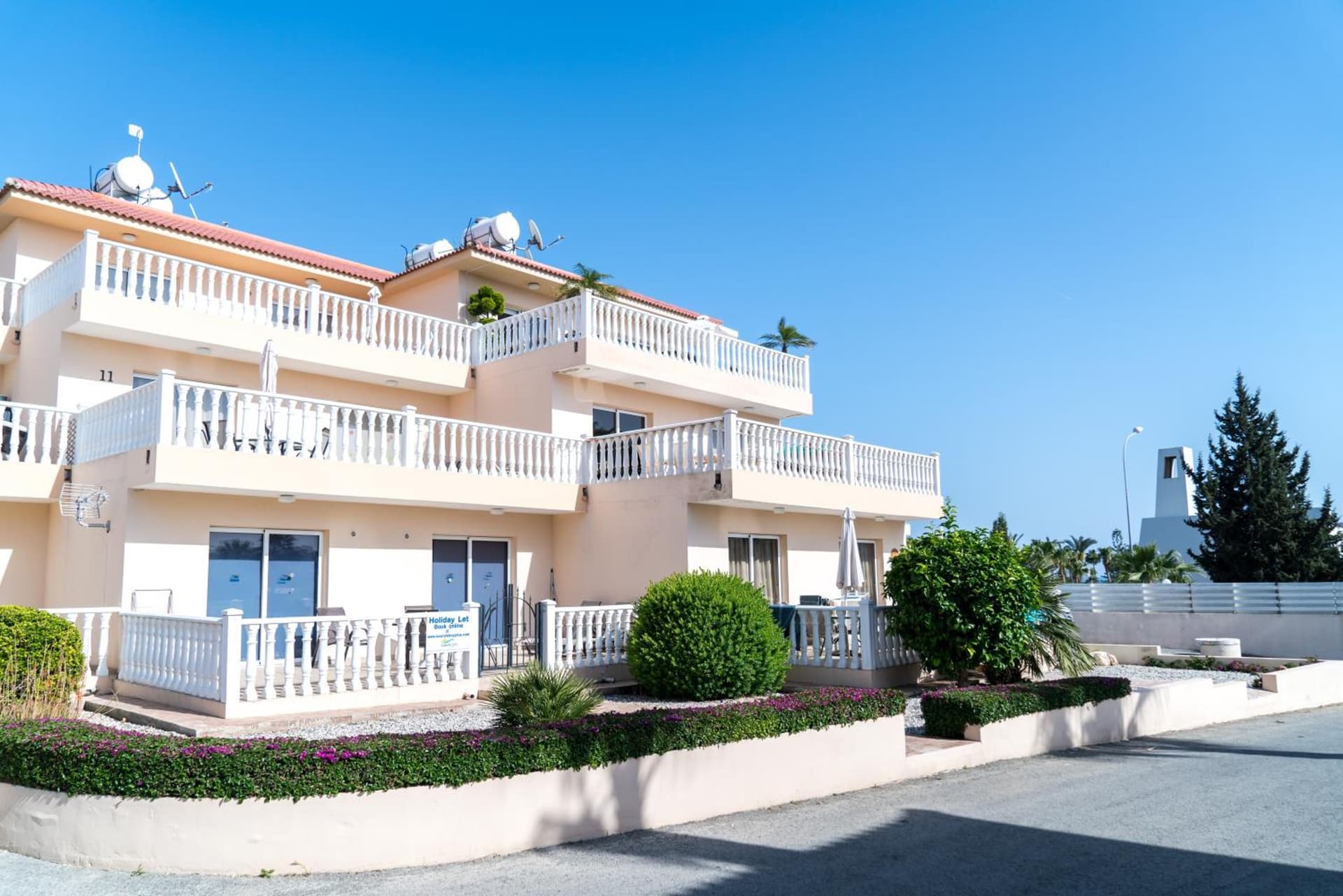 Nissi Golden Sands Paradi