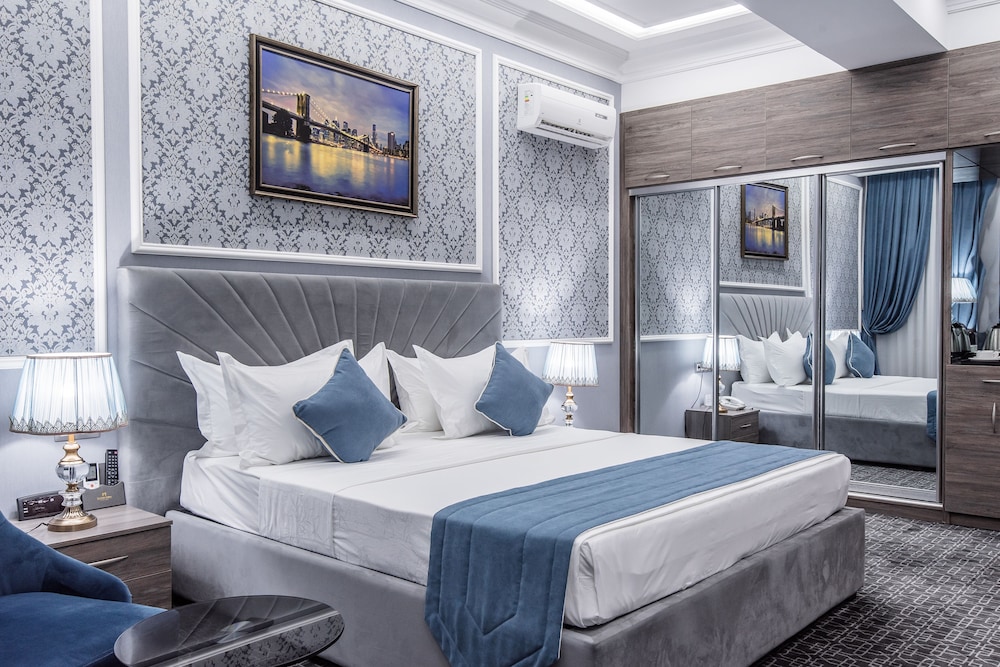 The Royal Mezbon Hotel & SPA