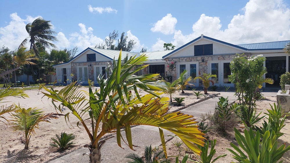 Pelican Beach Hotel
