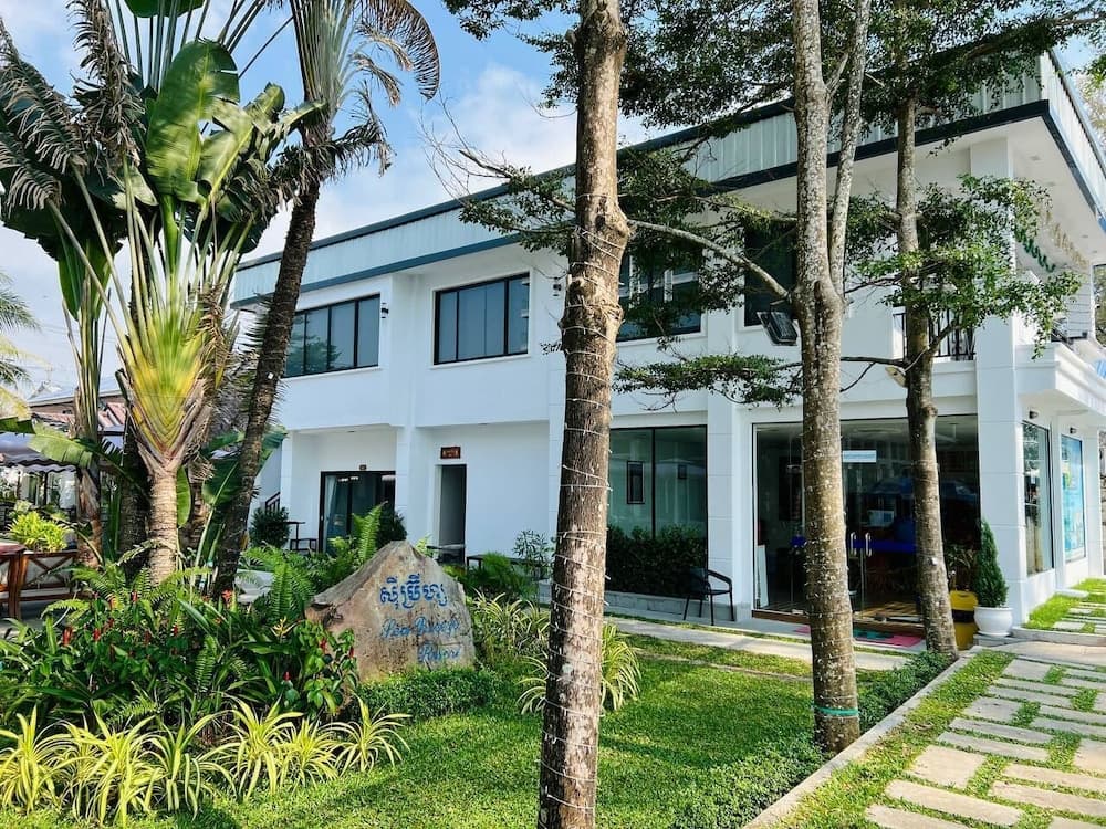 Sea Breeze Resort