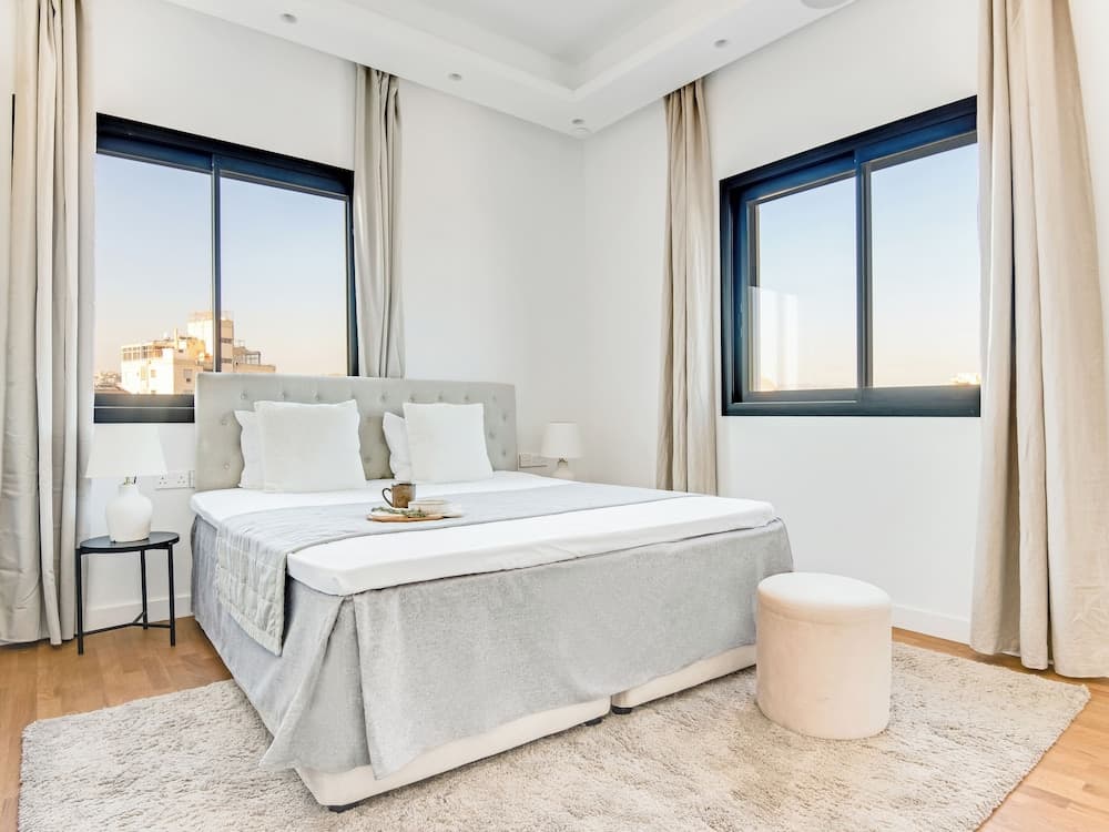 Sanders Crystal 2 Limassol
