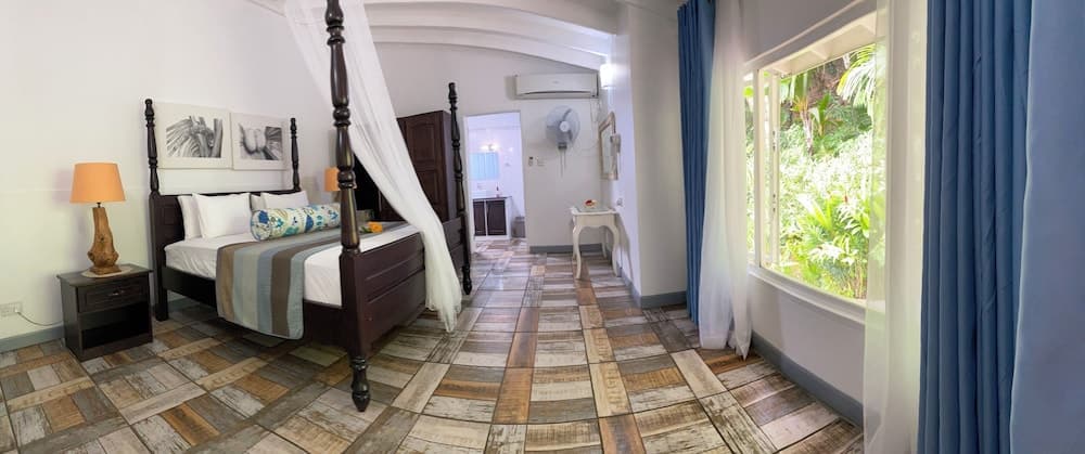 Stephna Residence