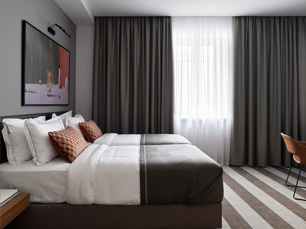 B.60 Hotel