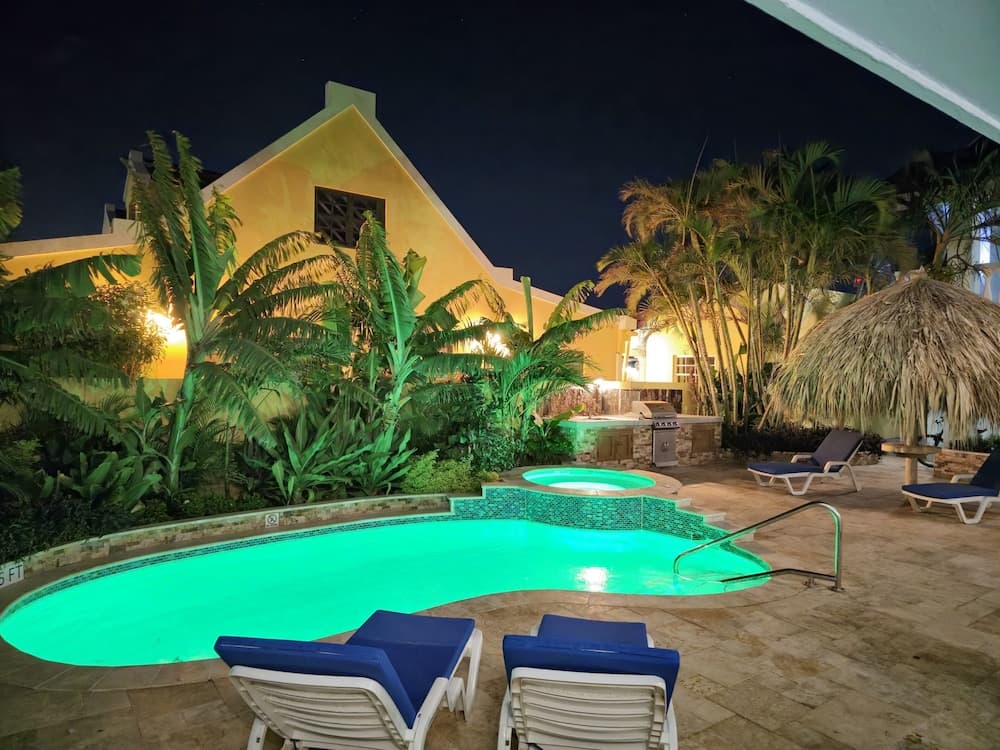 Best Quality 1 Bedroom Apartment 3 km From Eagle Beach