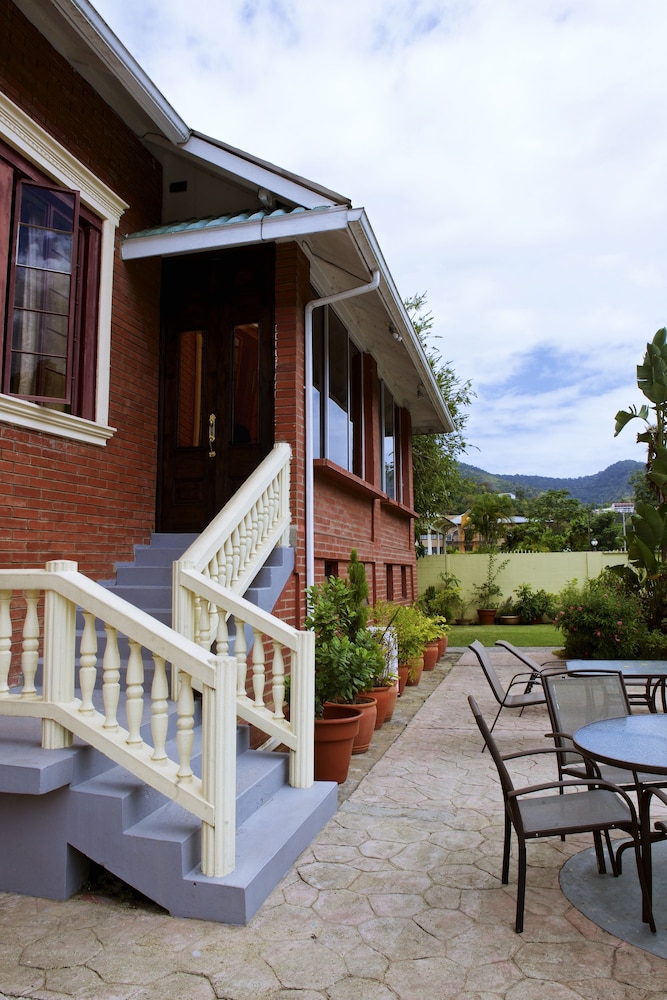 Heritage Inn