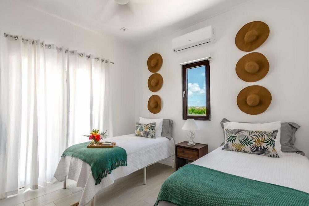 Villa Pelican Bay