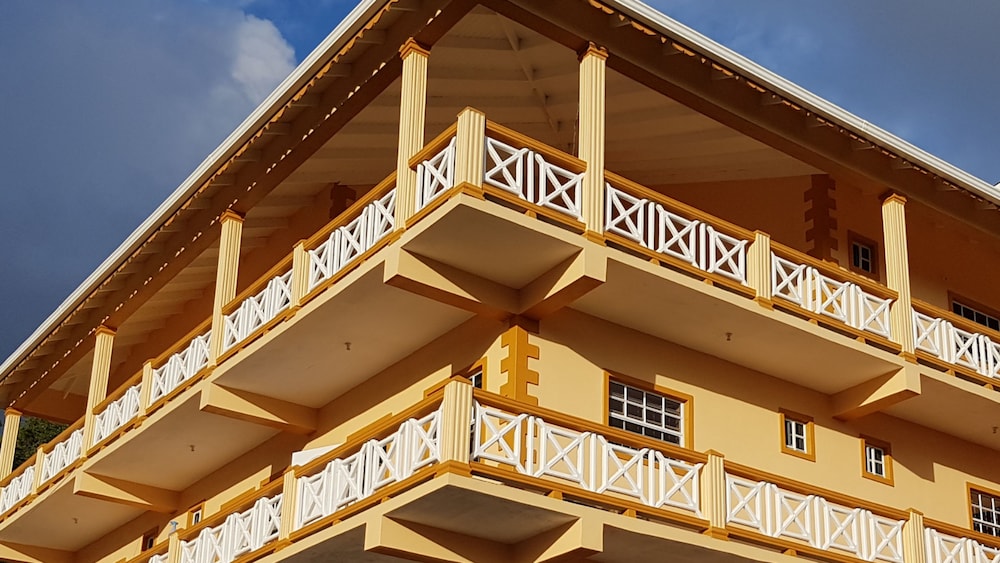 Sunburst Apartments