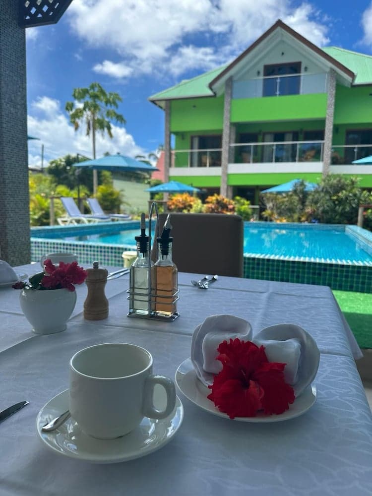 BENJAMINE'S GUEST HOUSE