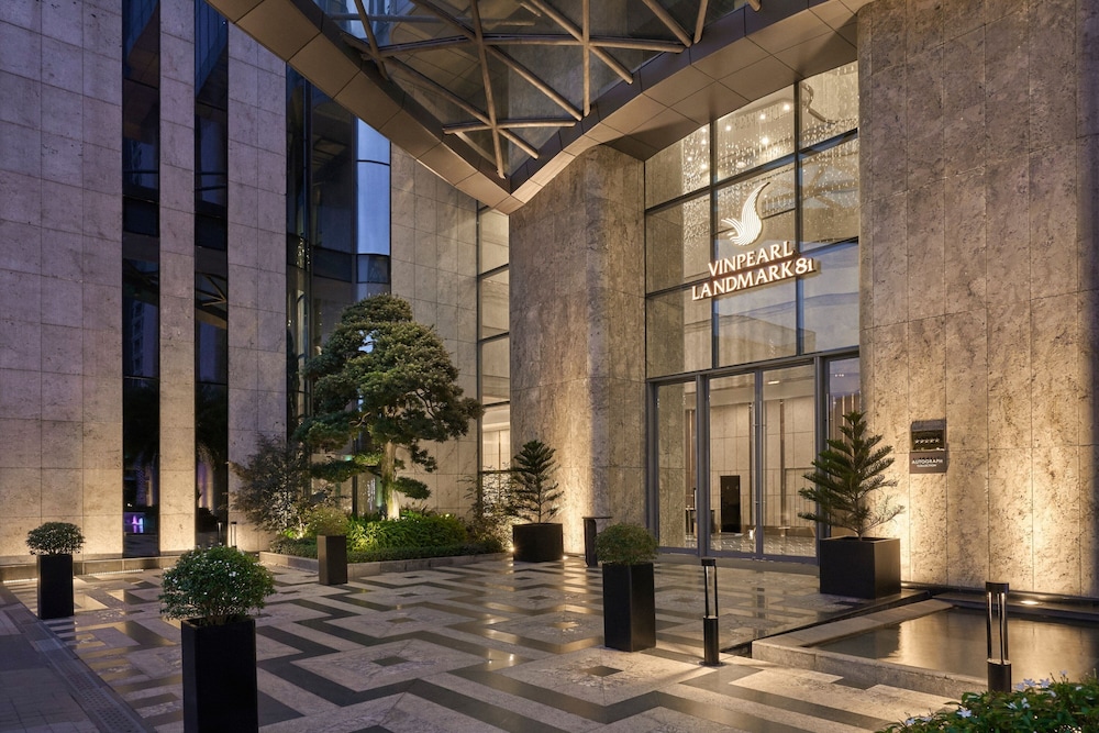 Vinpearl Landmark 81, Autograph Collection