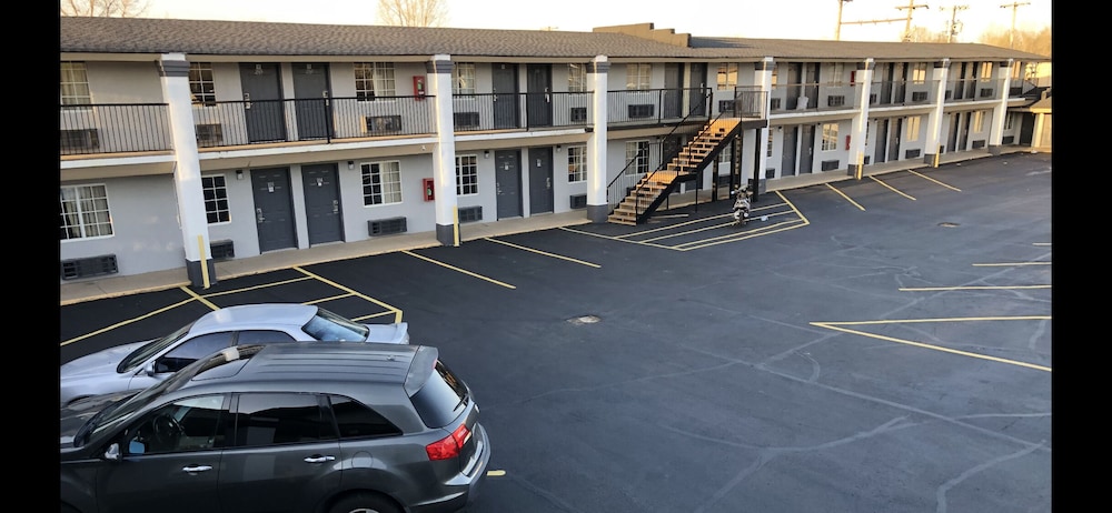 Deluxe Inn Miami, OK