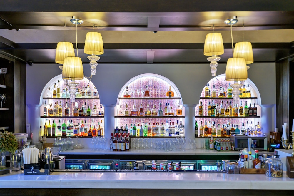 Epoque Hotel