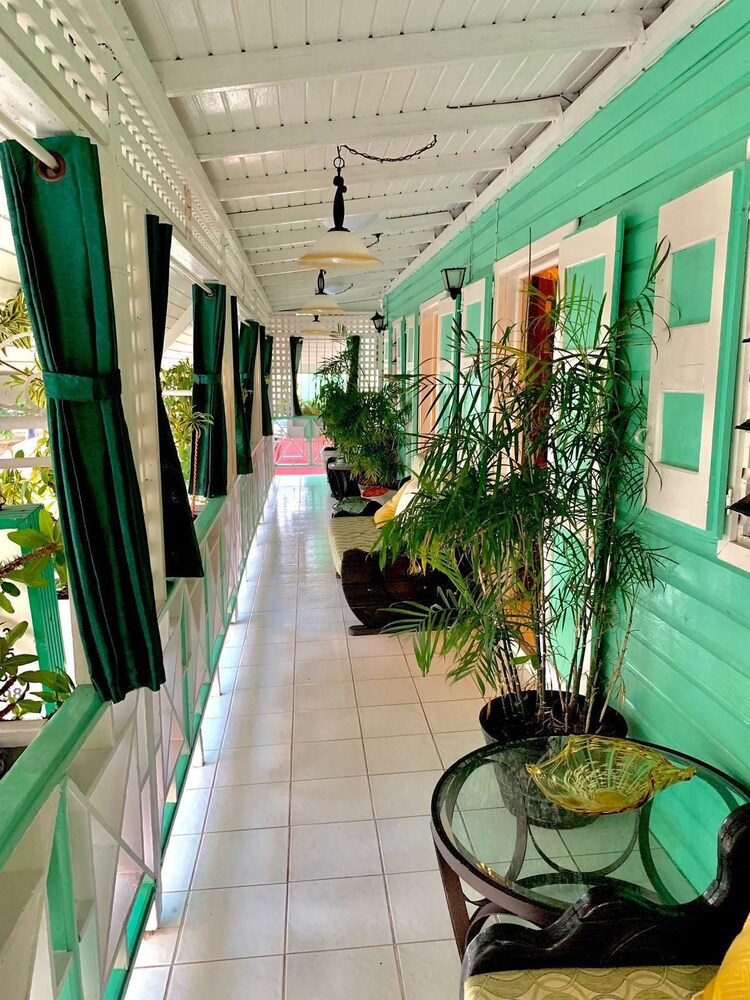 Seaview Inn