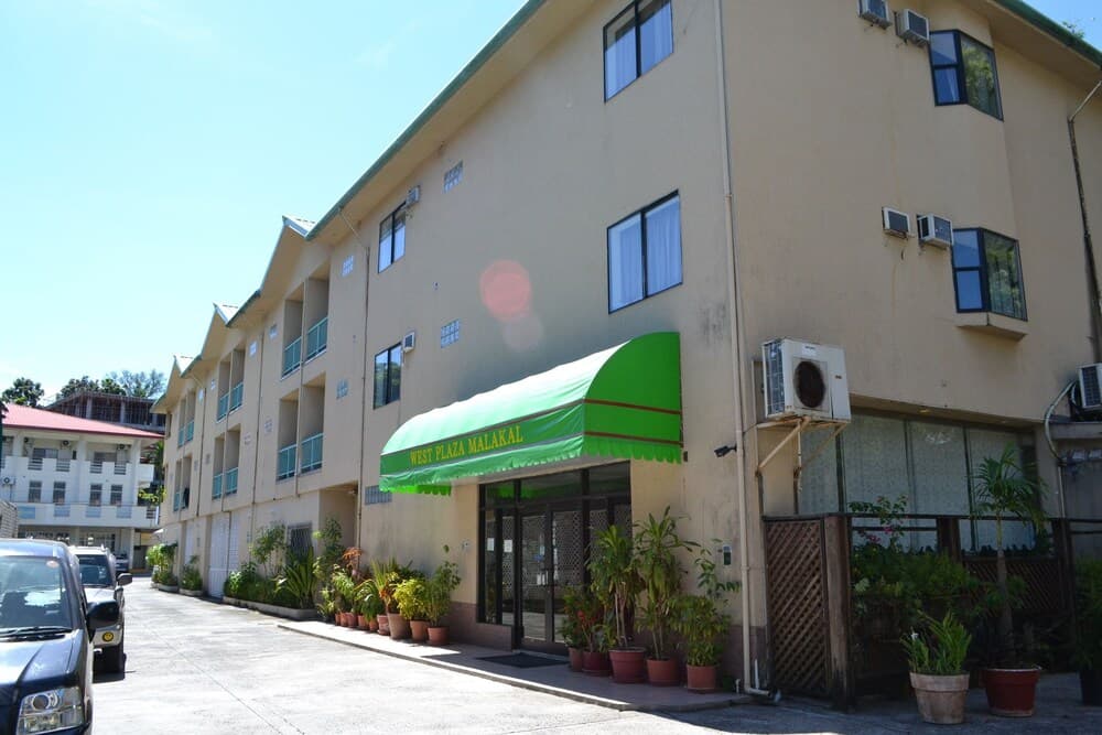 Hotels in Malakal Island